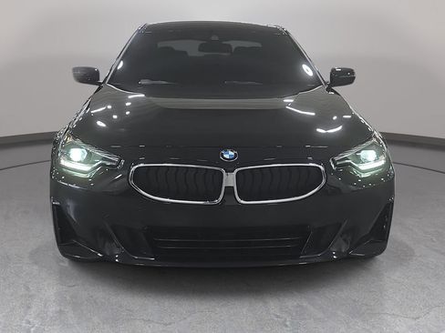 Used 2023 BMW 230i Coupe w/ Convenience Package RWD image 2