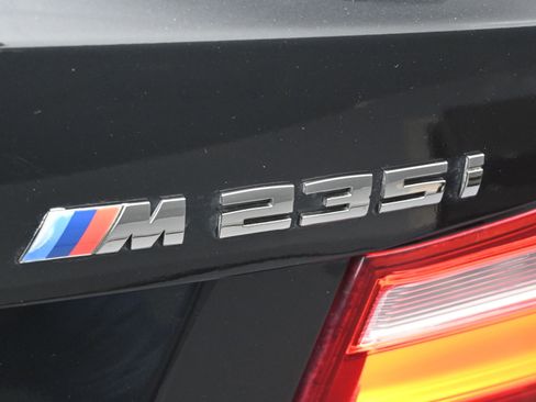 Used 2016 BMW M235i Coupe image 8