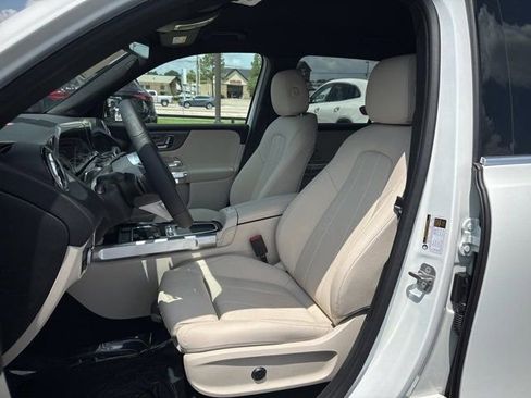 New 2025 Mercedes-Benz GLB 250 image 5