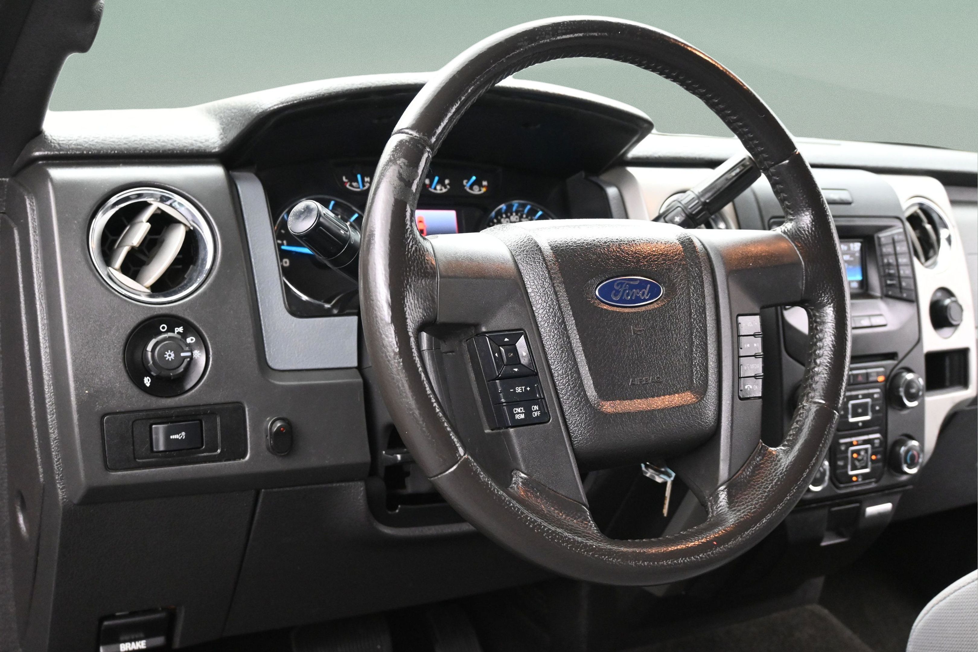 Used 2014 Ford F150 XLT w/ Equipment Group 302A Luxury RWD image 13