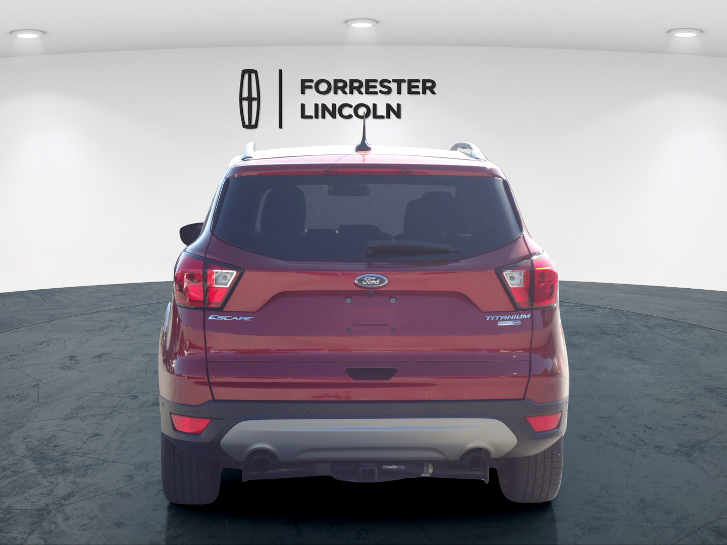 Used 2019 Ford Escape Titanium AWD/4WD image 4