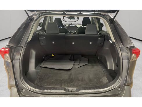 Used 2022 Toyota RAV4 LE AWD/4WD image 12