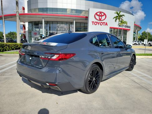 Used 2026 Toyota Camry SE FWD image 7