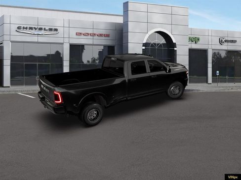 New 2026 RAM 3500 Laramie AWD/4WD image 5