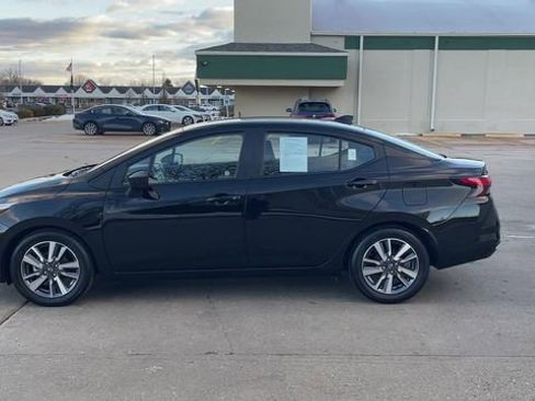 Used 2023 Nissan Versa SV image 5