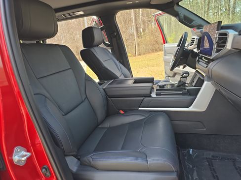 Used 2024 Toyota Sequoia Platinum image 10