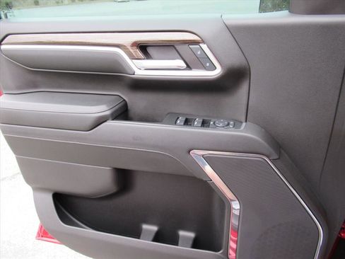 Used 2024 GMC Sierra 1500 Elevation w/ LPO, Elevation Black Package image 17