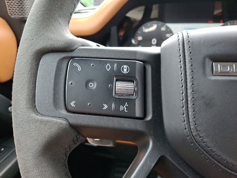 Used 2024 Land Rover Defender 110 V8 AWD/4WD image 19