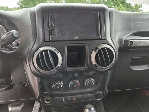 Used 2016 Jeep Wrangler Sport w/ Quick Order Package 24S AWD/4WD image 11