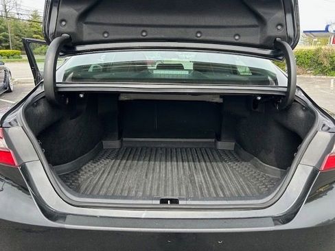 Used 2023 Toyota Camry SE w/ Cold Weather Package AWD/4WD image 28