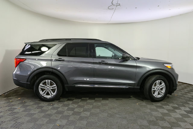 Used 2024 Ford Explorer XLT AWD/4WD image 14