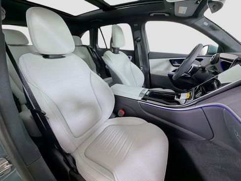 Used 2026 Mercedes-Benz GLC 300 GLC 300 image 31