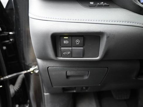 Certified 2024 Toyota Highlander XSE FWD image 8