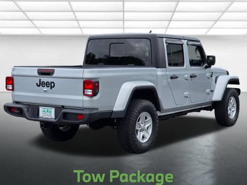 Used 2022 Jeep Gladiator Sport AWD/4WD image 18