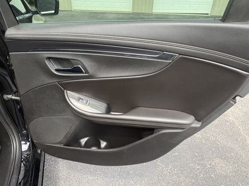Used 2016 Chevrolet Impala LT FWD image 39