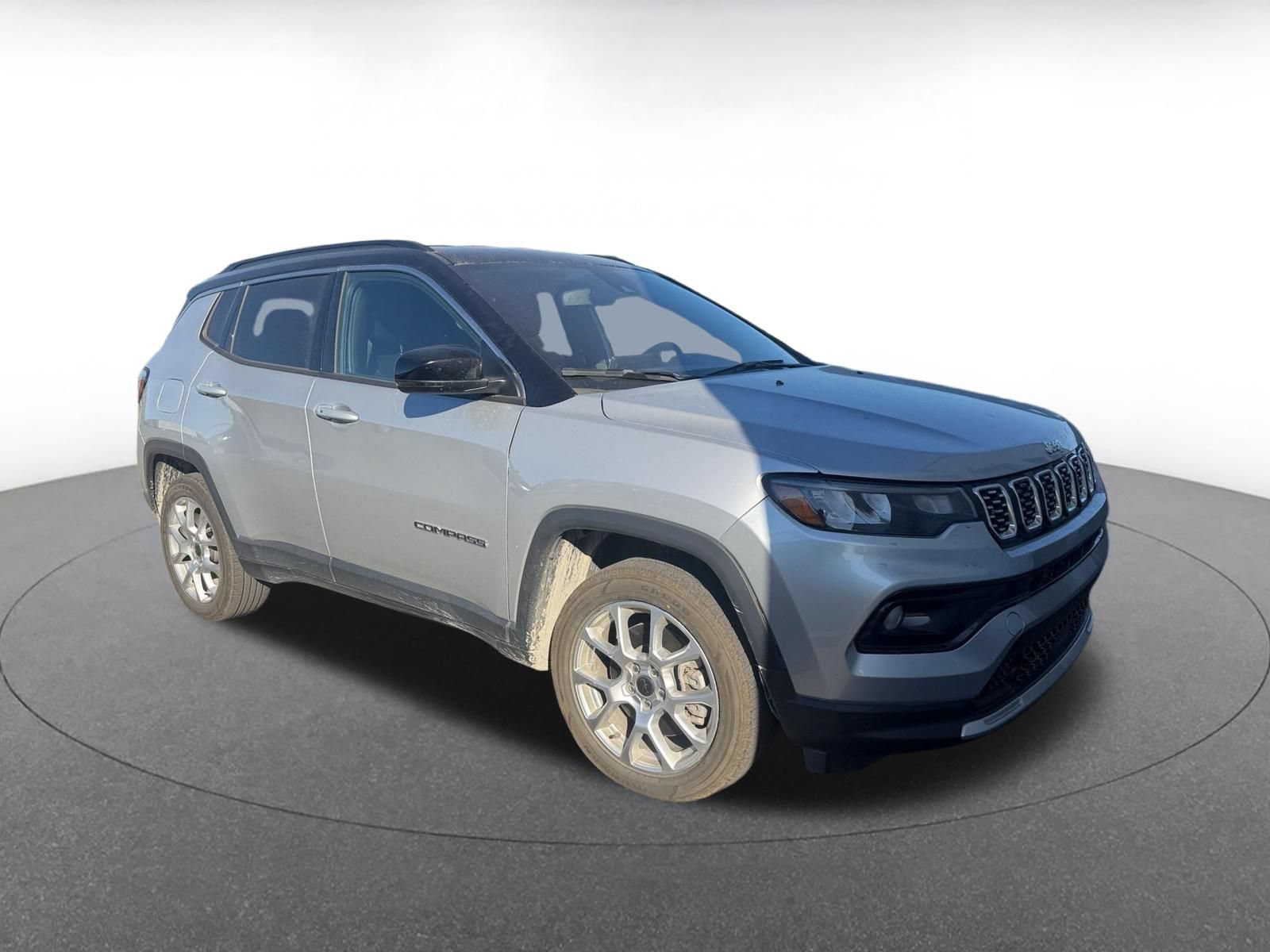 Used 2025 Jeep Compass Limited AWD/4WD image 2