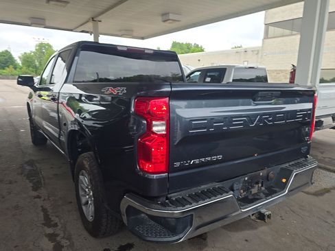 Used 2021 Chevrolet Silverado 1500 LT AWD/4WD image 3