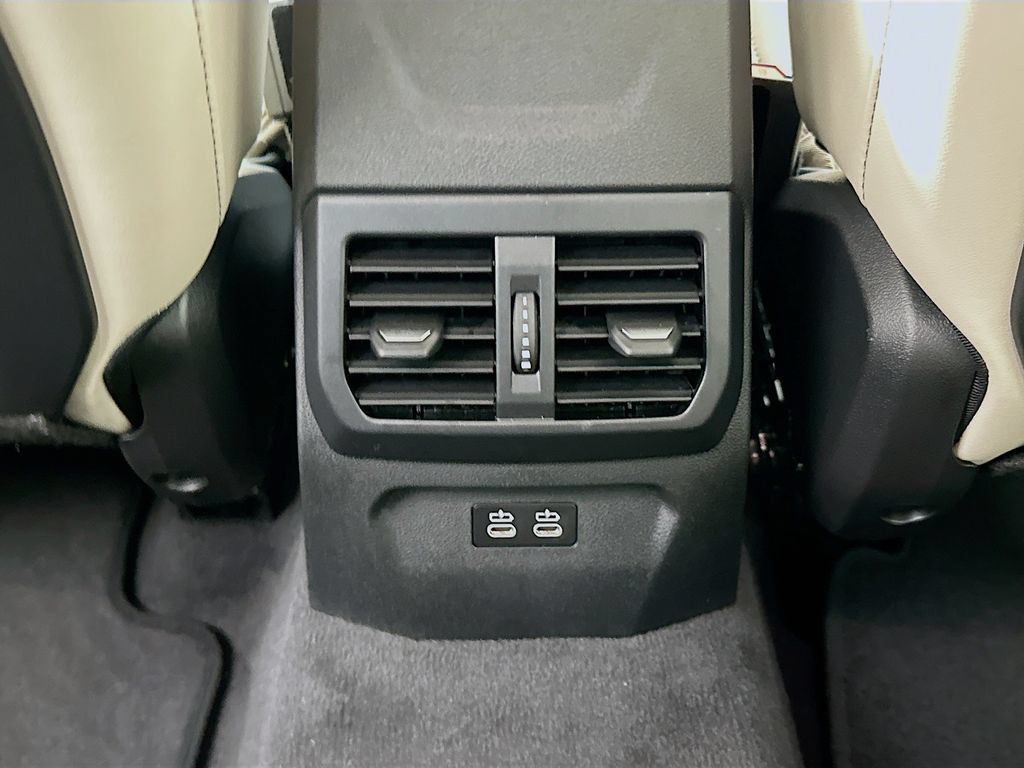 Used 2026 BMW 228i xDrive w/ Technology Package AWD/4WD image 18