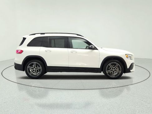 Used 2021 Mercedes-Benz GLB 250 image 4