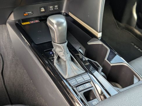 Used 2025 Toyota Camry XSE FWD image 16