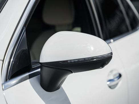 New 2026 Mercedes-Benz GLC 350e 4MATIC image 17