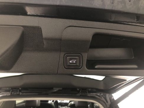 Used 2021 GMC Acadia SLT w/ Elevation Edition image 10