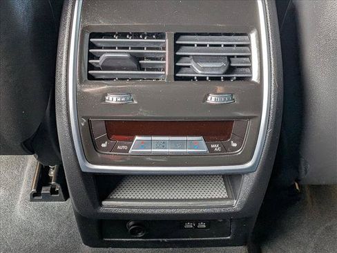 Used 2022 BMW X7 M50i w/ Executive Package AWD/4WD image 18
