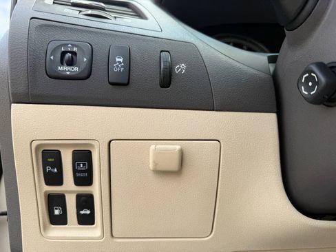 Used 2011 Lexus ES 350 FWD image 19