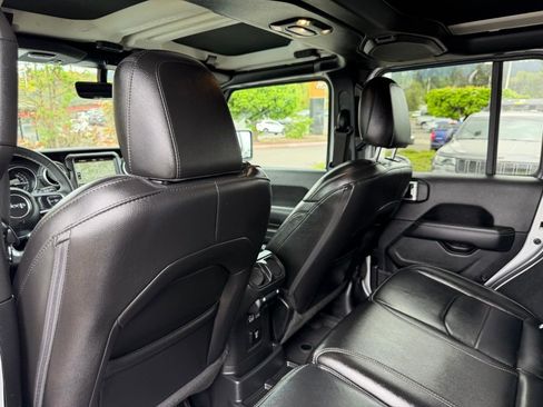 Certified 2023 Jeep Wrangler Unlimited Sahara AWD/4WD image 31