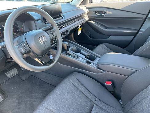 Used 2025 Honda Accord SE image 18