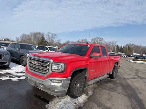 Used 2019 GMC Sierra 1500 SLE w/ SLE Value Package image 3