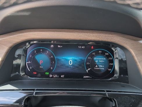 Used 2024 Volkswagen Atlas SE FWD image 12
