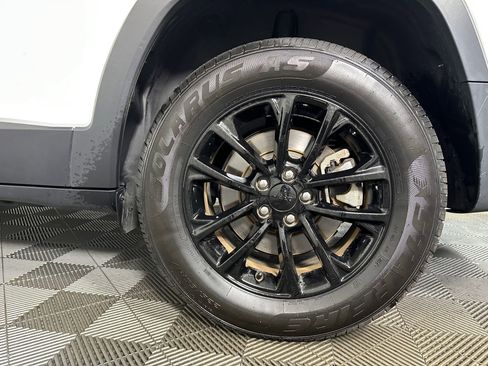 Used 2023 Jeep Cherokee Altitude Lux image 9