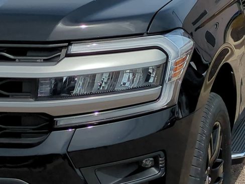 Used 2022 Ford Expedition XLT AWD/4WD image 11