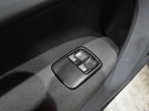 Used 2016 smart fortwo pure RWD image 8