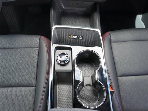 Used 2025 Chevrolet Equinox RS w/ Convenience Package III image 16