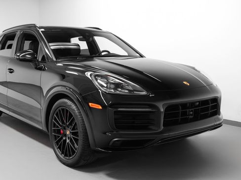Certified 2023 Porsche Cayenne GTS AWD/4WD image 9