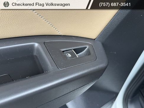 Used 2022 Volkswagen Atlas Cross Sport SE image 27