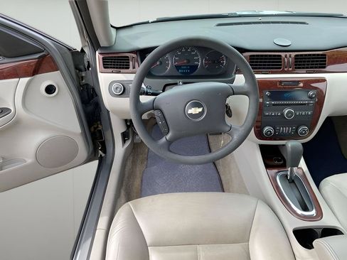 Used 2008 Chevrolet Impala LT FWD image 25