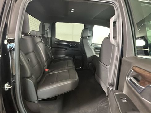 Used 2024 GMC Sierra 1500 SLT AWD/4WD image 34