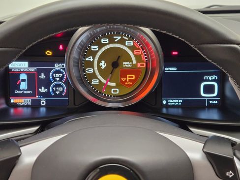 Used 2017 Ferrari GTC4Lusso AWD/4WD image 40