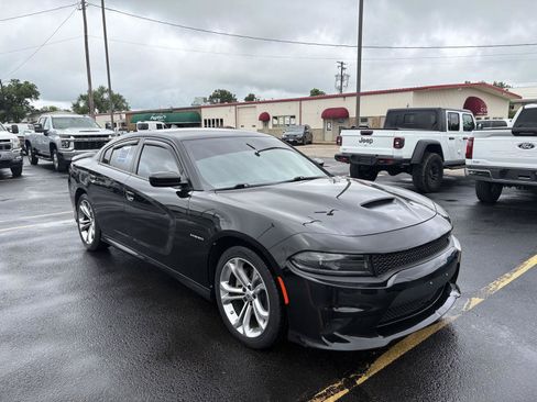 Used 2022 Dodge Charger R/T RWD image 2