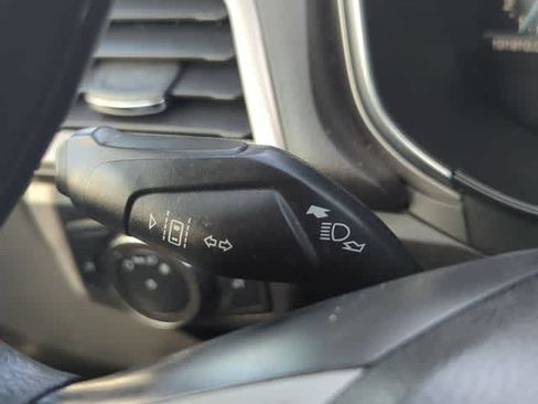 Used 2020 Ford Fusion SE FWD image 24