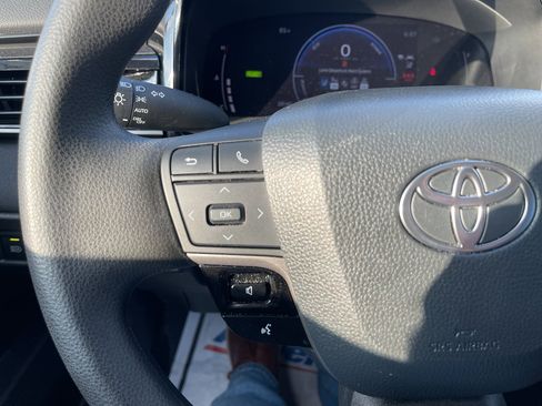 Used 2025 Toyota Camry LE image 23