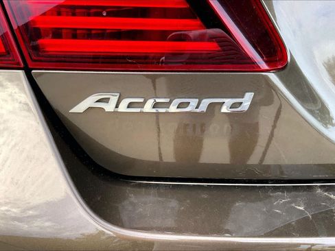 Used 2017 Honda Accord Touring image 33