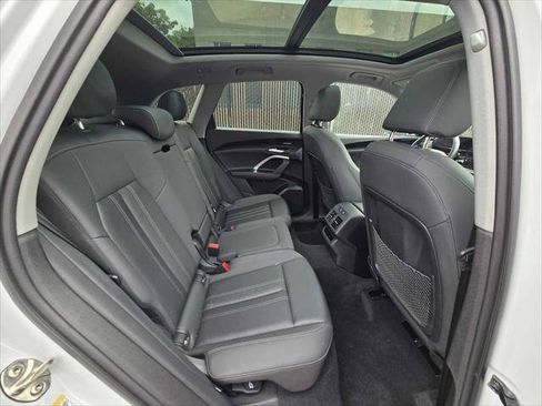Certified 2025 Audi Q5 Premium Plus w/ Premium Plus AWD/4WD image 12
