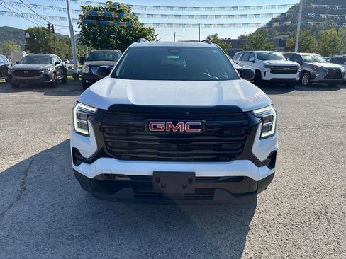 Used 2026 GMC Terrain Elevation w/ Elevation Premium Package AWD/4WD image 8