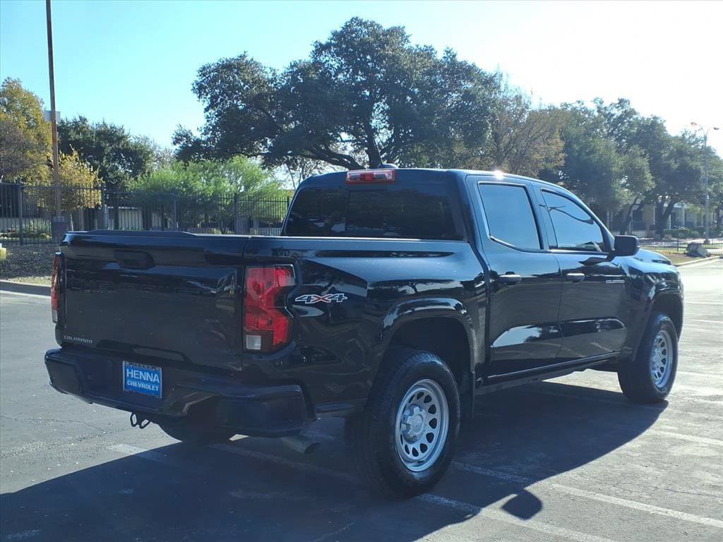 Used 2025 Chevrolet Colorado W/T AWD/4WD image 5