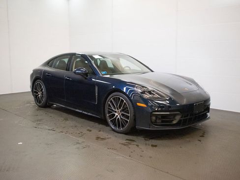 Certified 2022 Porsche Panamera 4 Platinum Edition image 8