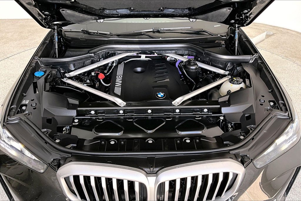Used 2025 BMW X5 xDrive40i AWD/4WD image 12